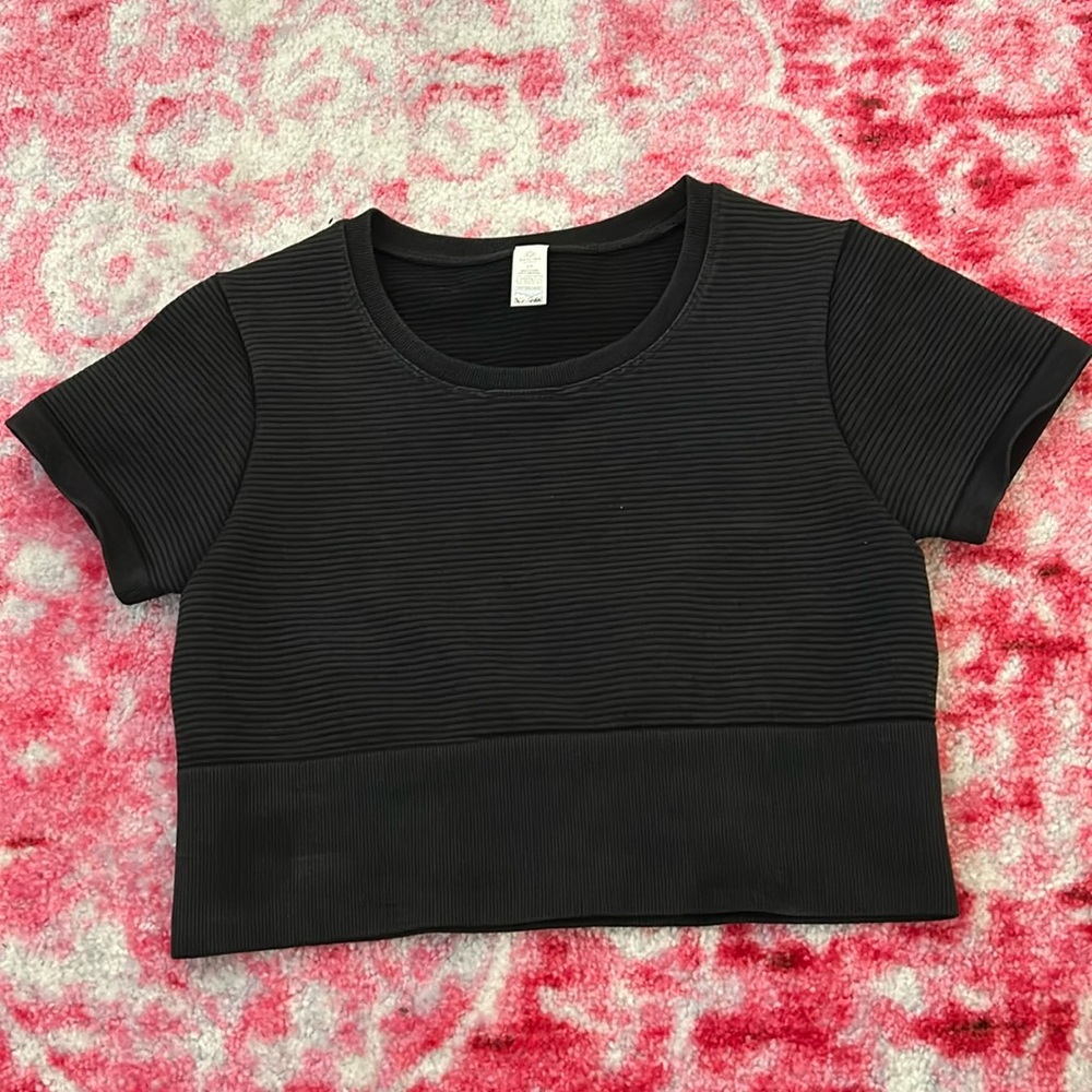 Arie ribbed crop top size small